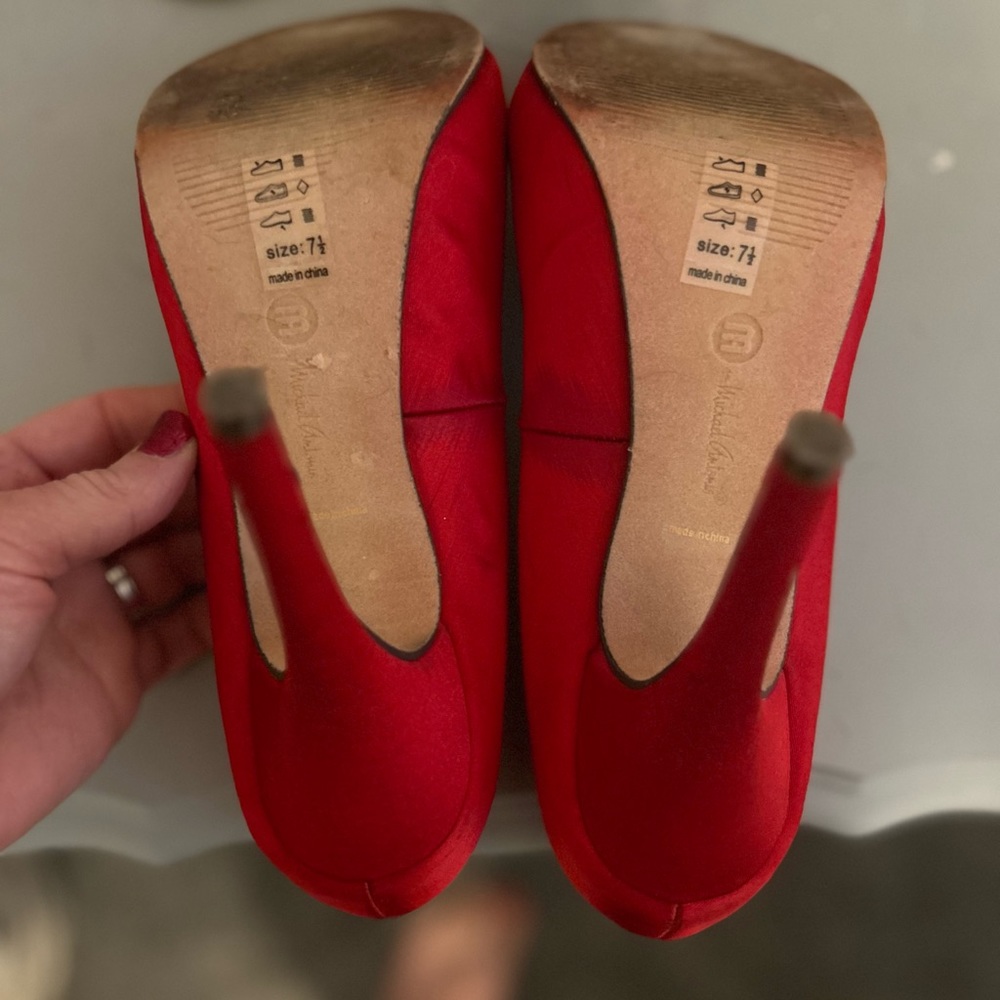 Gorgeous cherry red 3.5” inch heels size 7.5 by Michael Antonio - Picture 4 of 4